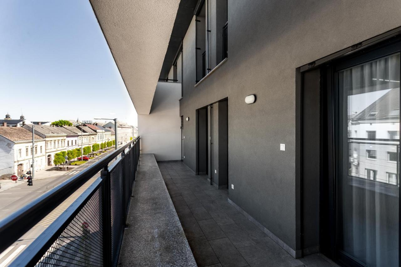 Avand Apartments Debrecen Exteriör bild